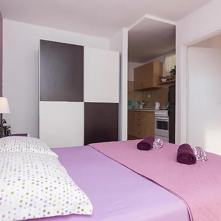 Cozy In With Kitchen Podgora (Split-Dalmatia)