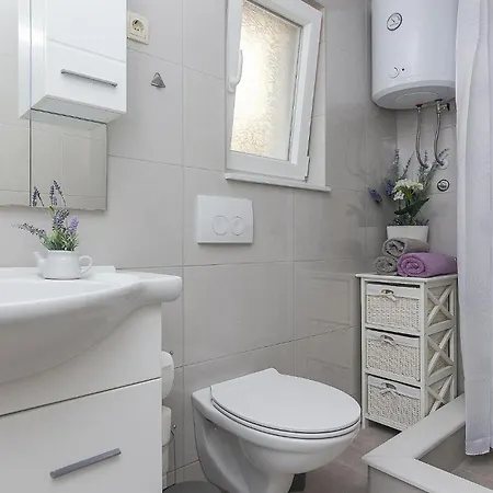 Lägenhet Cozy In With Kitchen Podgora (Split-Dalmatia)